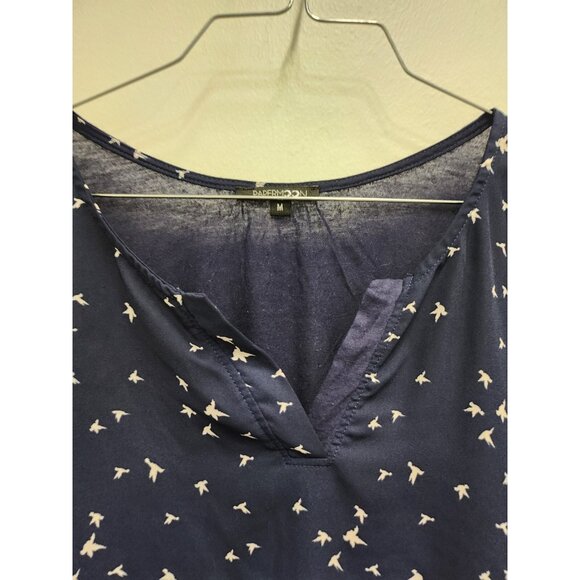 Papermoon Stitch Fix Womens BOHO Top Medium Navy Bird Print Short Sleeve Office - Picture 2 of 9
